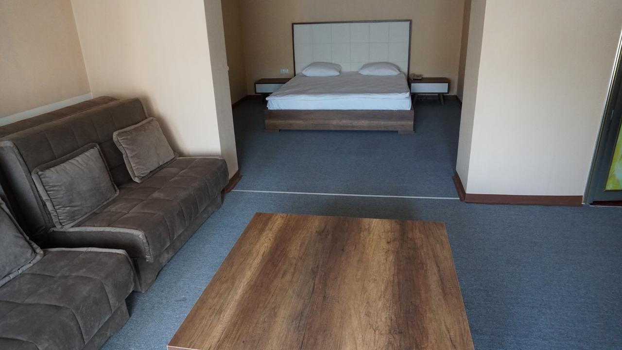 Meka Hotel Dragash Eksteriør billede