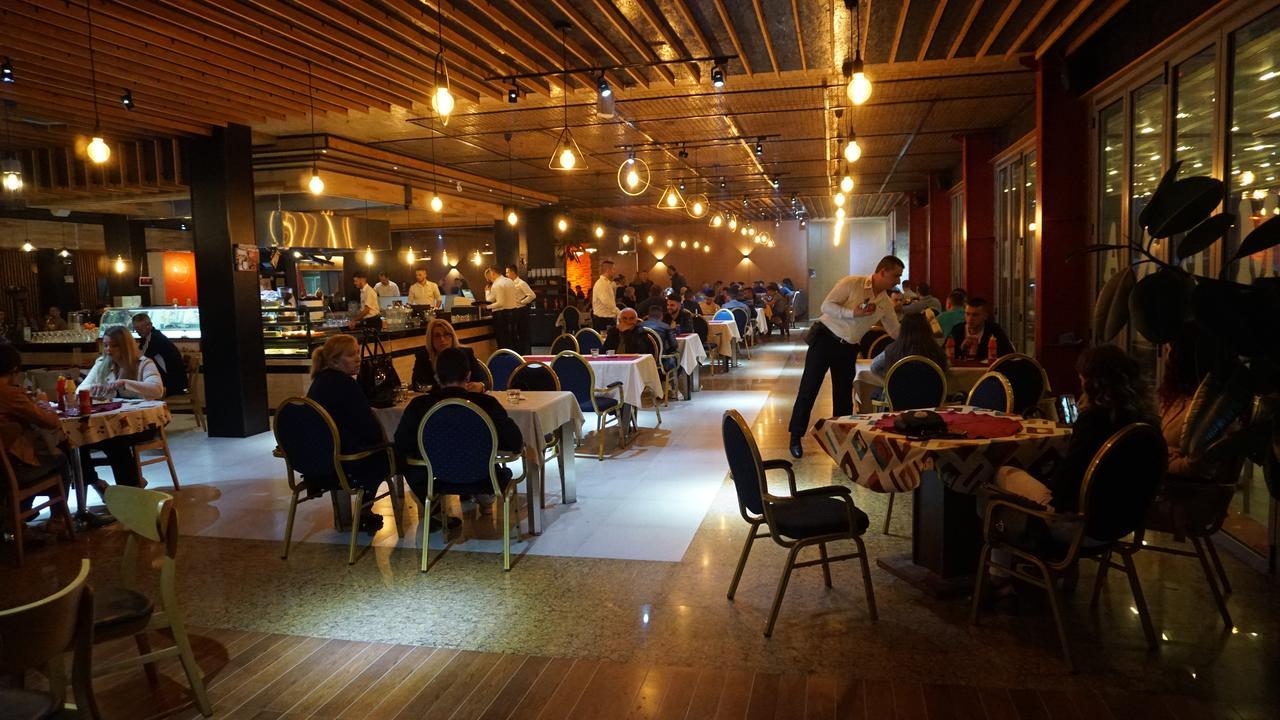 Meka Hotel Dragash Eksteriør billede