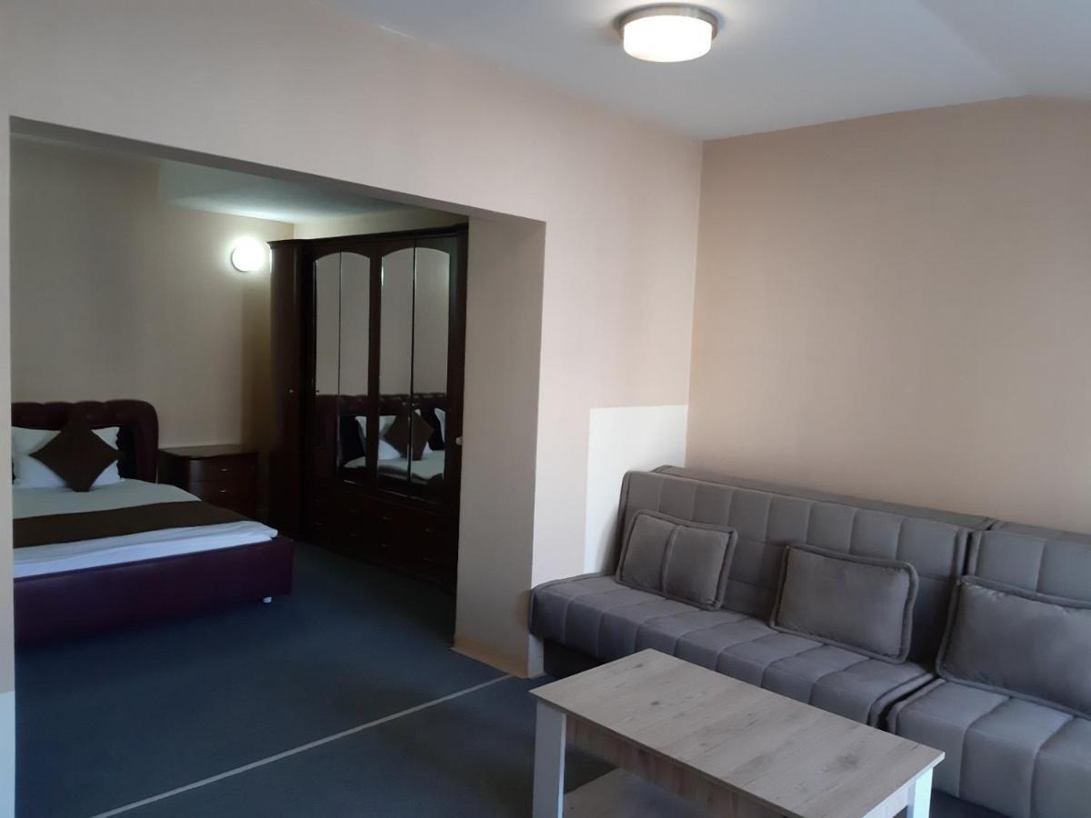 Meka Hotel Dragash Eksteriør billede