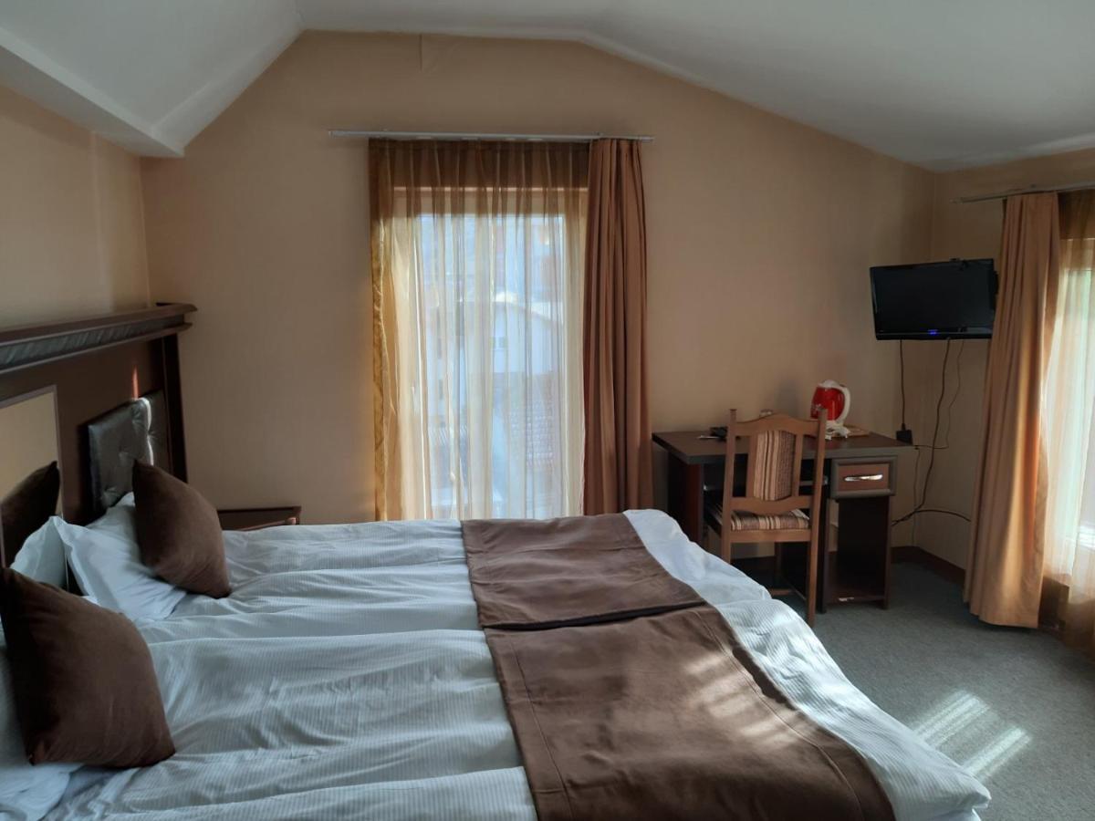 Meka Hotel Dragash Eksteriør billede
