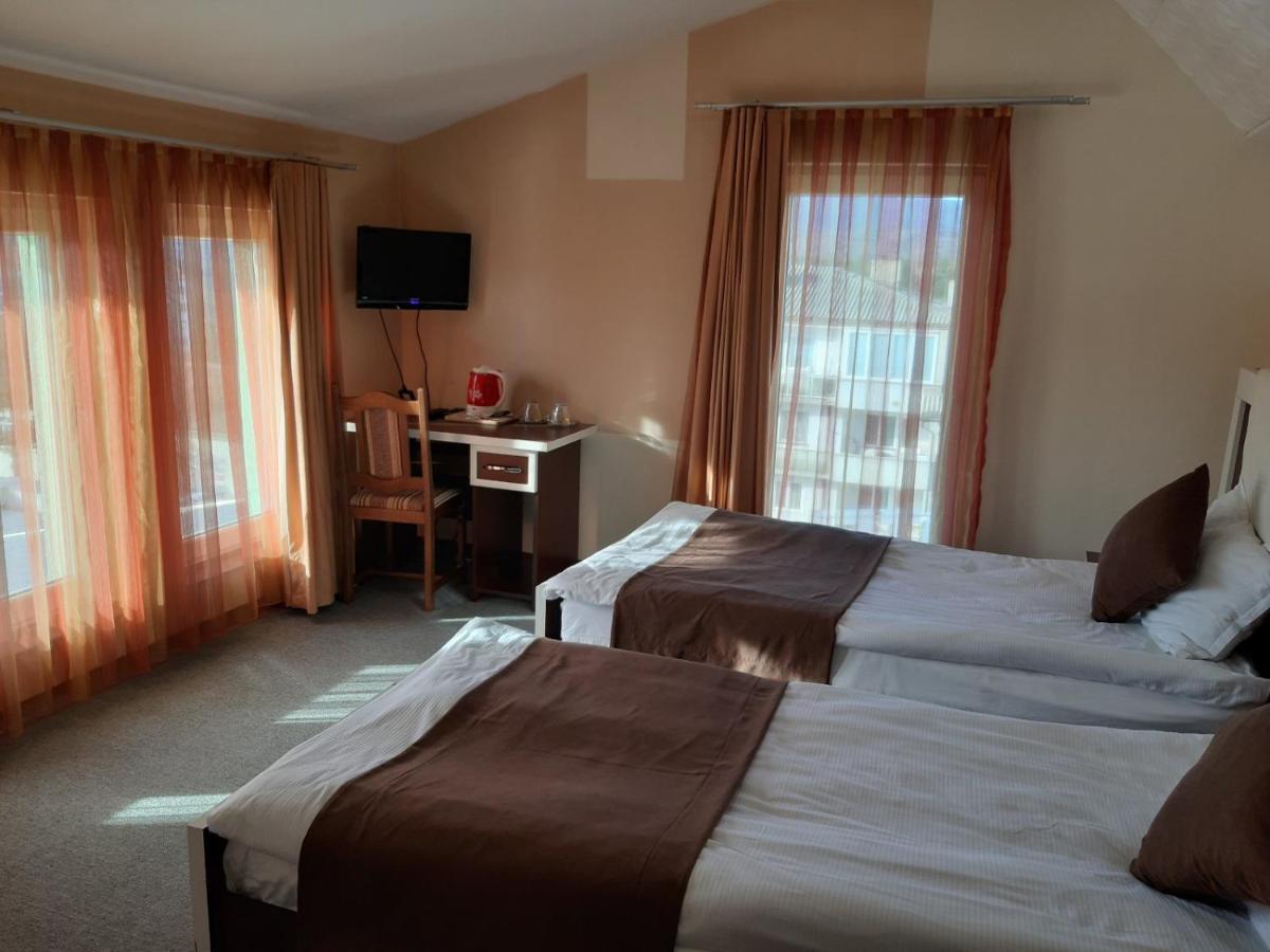 Meka Hotel Dragash Eksteriør billede